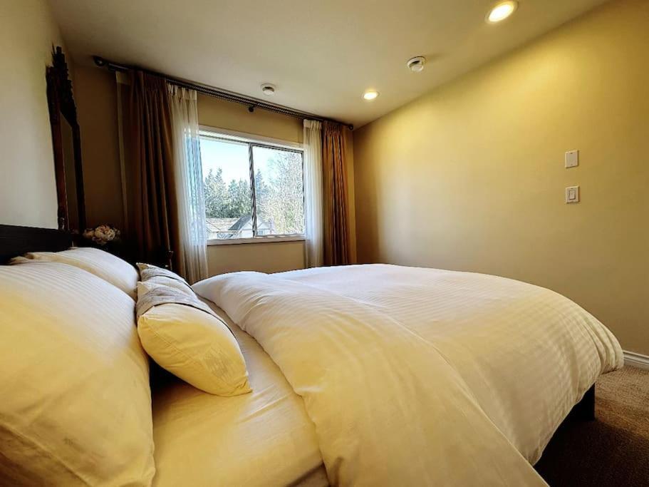 Super Cosy 8bed & 6bath In Heart Near To Airport And Downtown