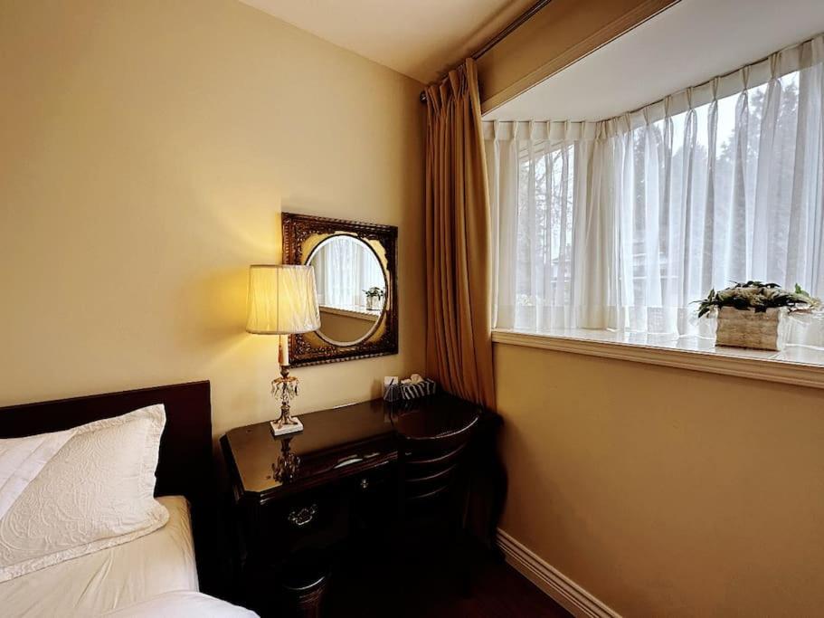 Super Cosy 8bed & 6bath In Heart Near To Airport And Downtown Villa