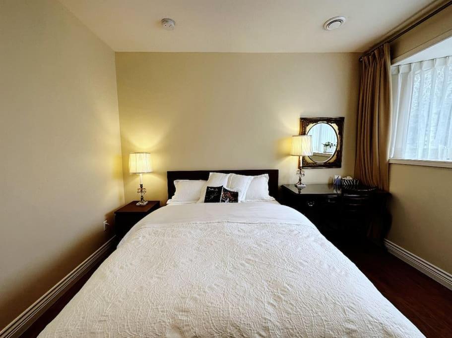 Villa Super Cosy 8bed & 6bath In Heart Near To Airport And Downtown Vancouver