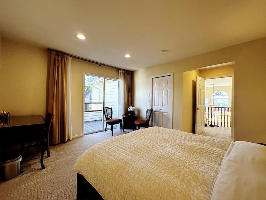 Super Cosy 8bed & 6bath In Heart Near To Airport And Downtown *