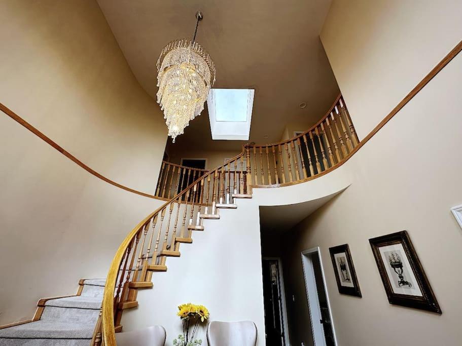 Super Cosy 8bed & 6bath In Heart Near To Airport And Downtown Pousada Vancouver