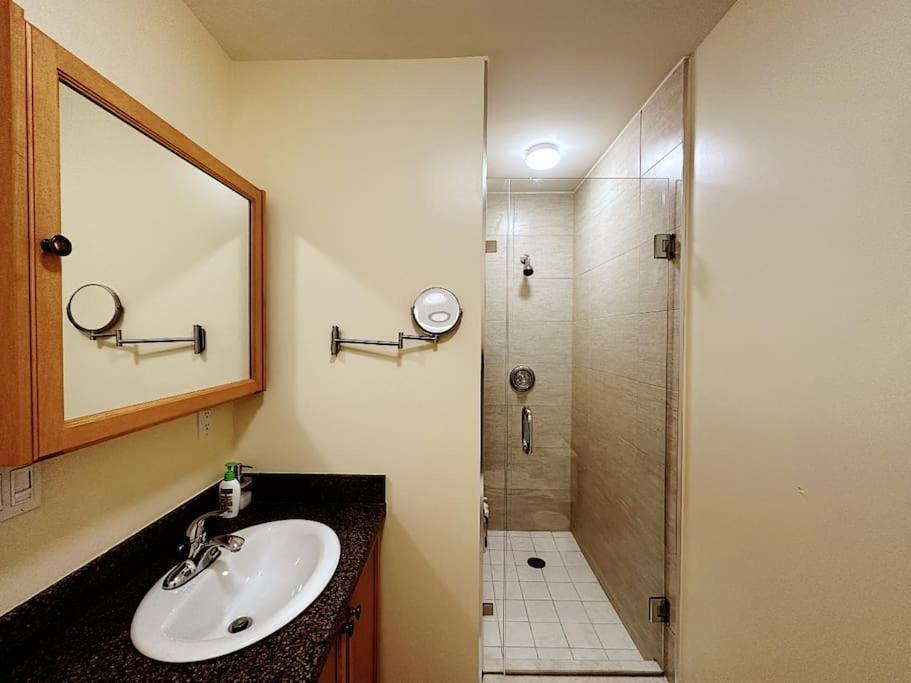Super Cosy 8bed & 6bath In Heart Near To Airport And Downtown *