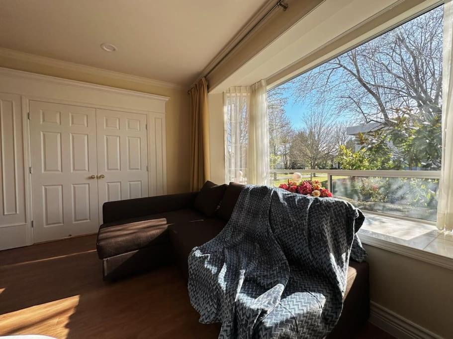 Super Cosy 8bed & 6bath In Heart Near To Airport And Downtown * Vancouver