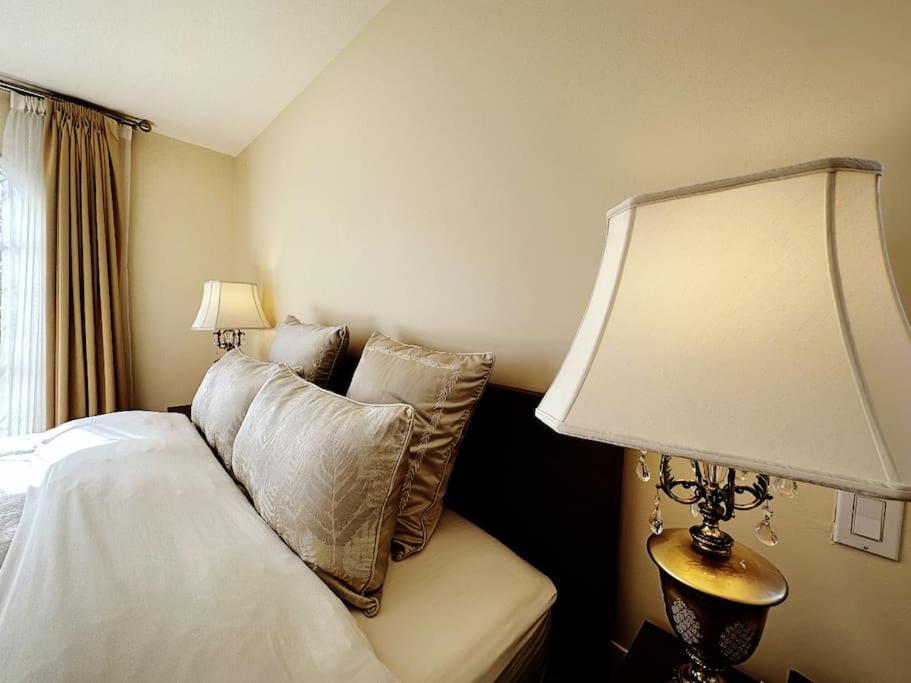 Super Cosy 8bed & 6bath In Heart Near To Airport And Downtown Pousada